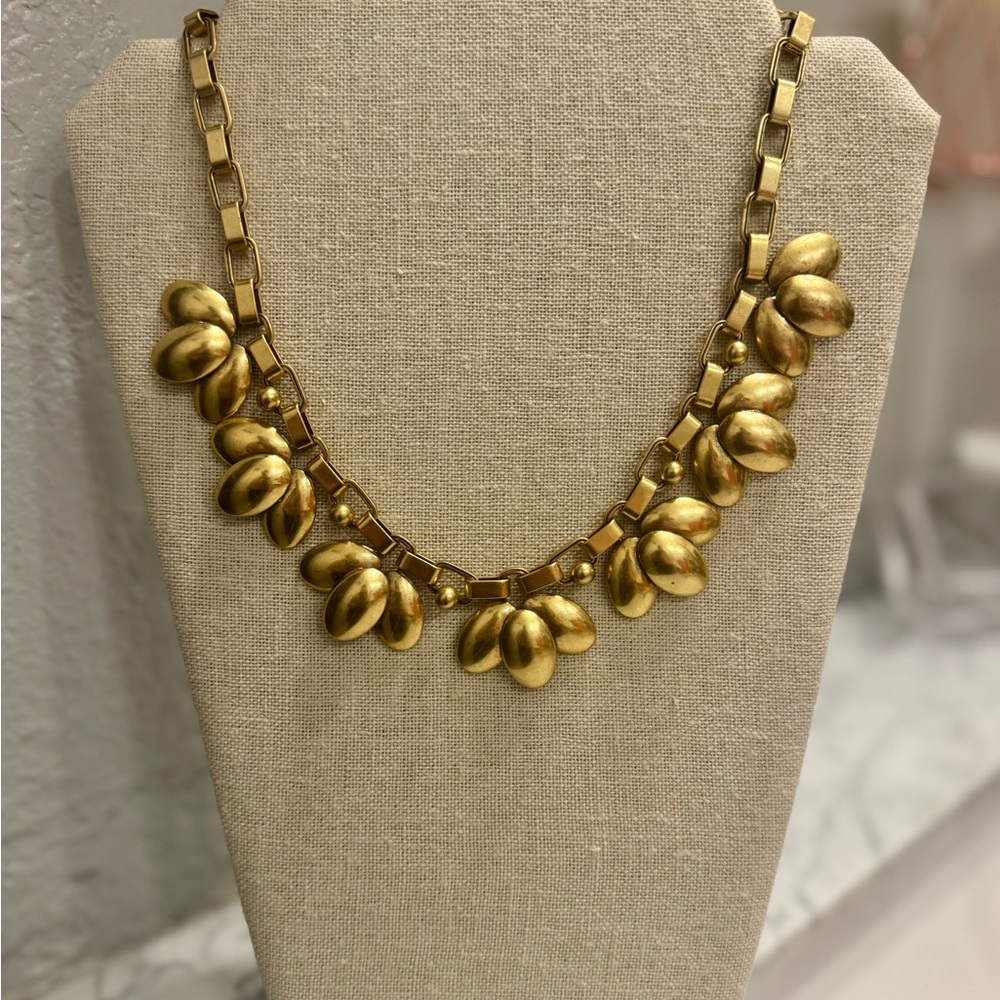 Elegant Gold Necklace